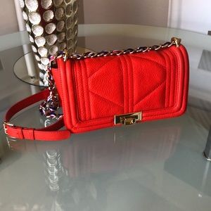 Sam Edelman red shoulder bag chain link detail